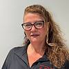 woman wearing gray shirt